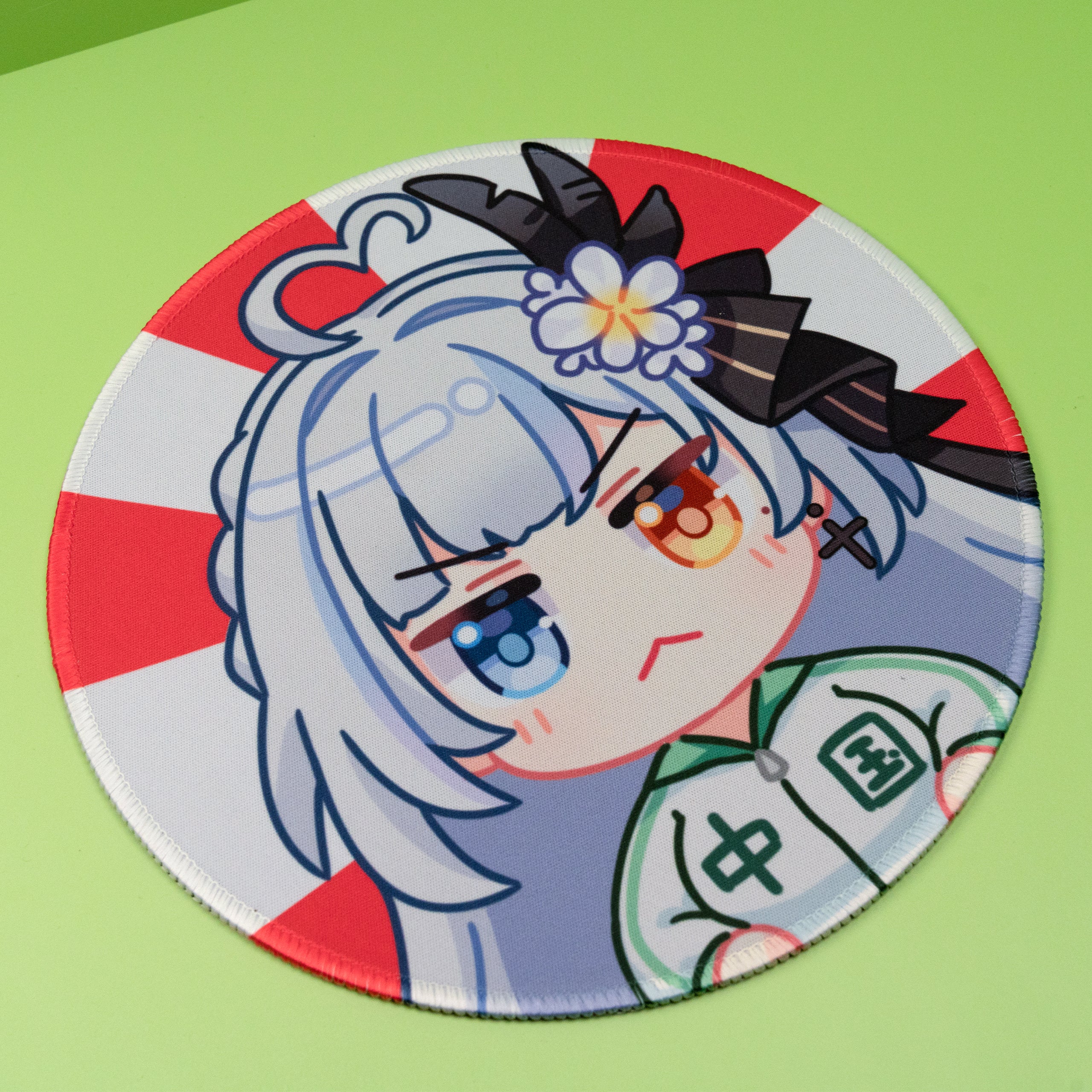 Milky Green Undead of the Night Round Mouse Pad