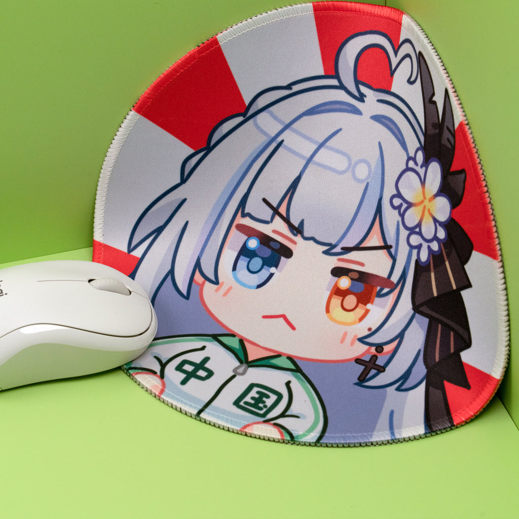 Milky Green Undead of the Night Round Mouse Pad