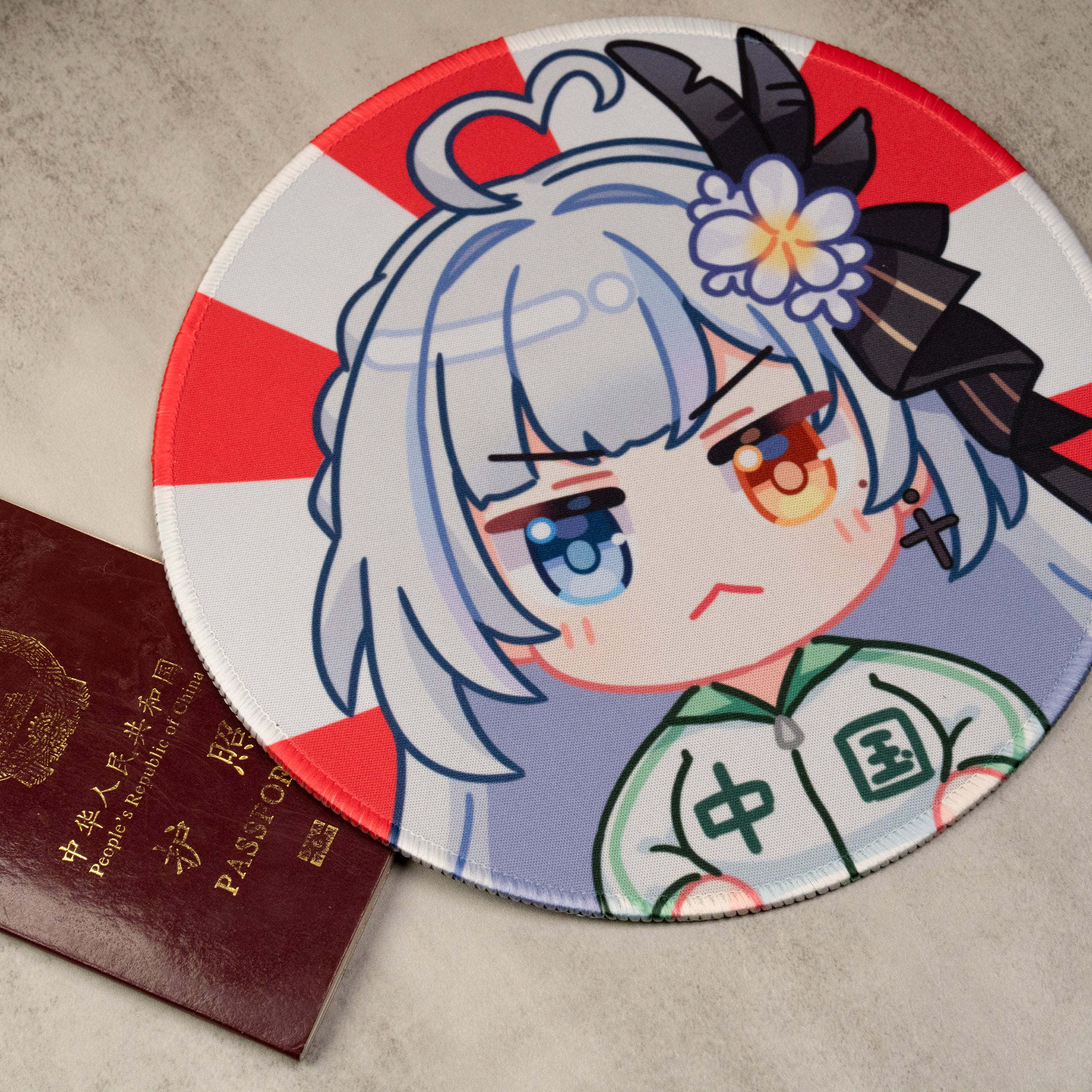 Milky Green Undead of the Night Round Mouse Pad